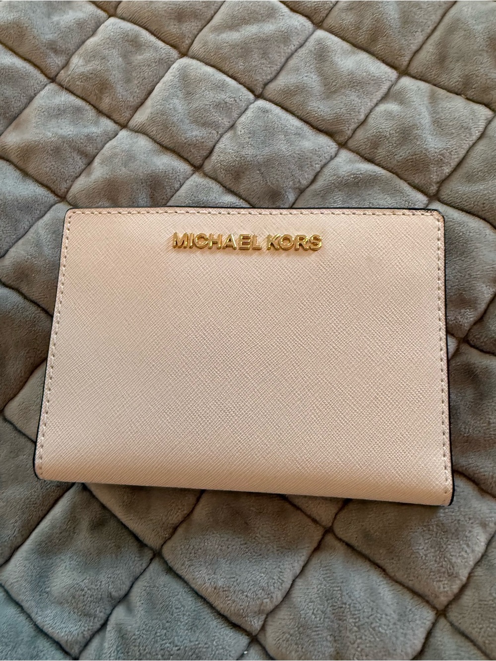 NWOT Michael Kors Cream Leather Wallet